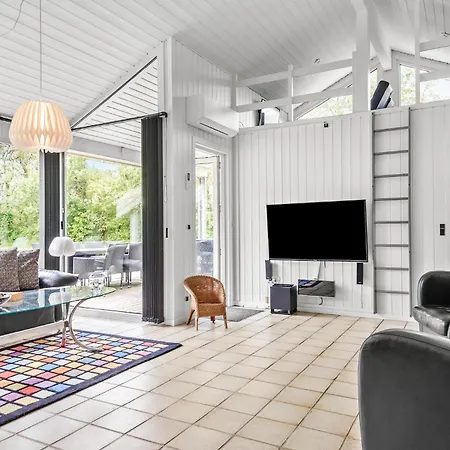 Hébergement de vacances 4 Bedroom Amazing In Nørre Nebel