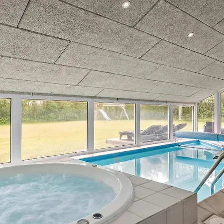 4 Bedroom Amazing In Casa de Férias Nørre Nebel