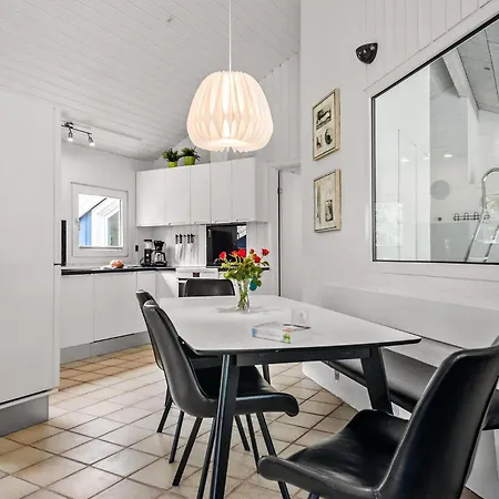Casa de Férias 4 Bedroom Amazing In Nørre Nebel