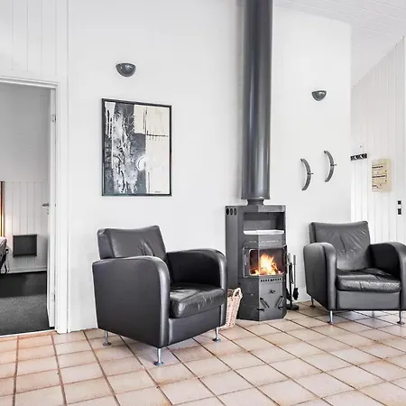 4 Bedroom Amazing In Casa de Férias Nørre Nebel