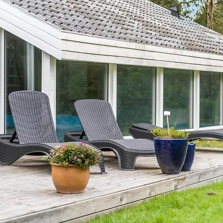 4 Bedroom Amazing In Hébergement de vacances *